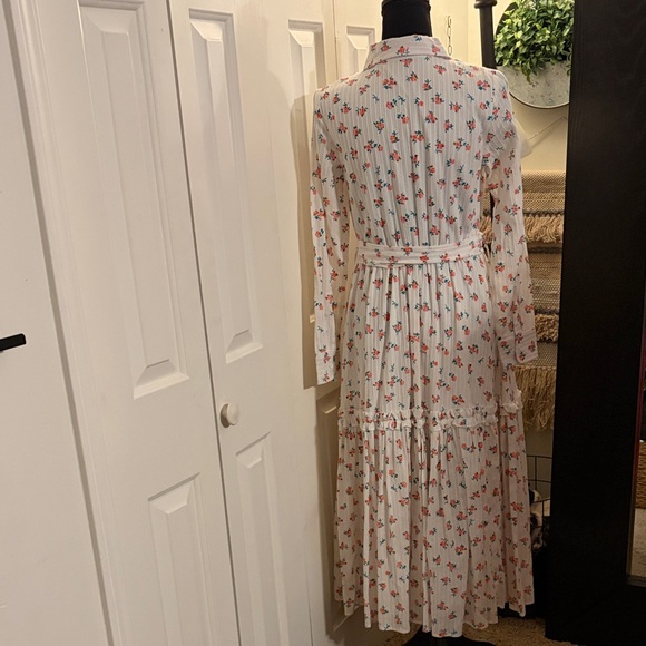 Ivy City Co White Floral Long Sleeve Midi Dress - Picture 2 of 8